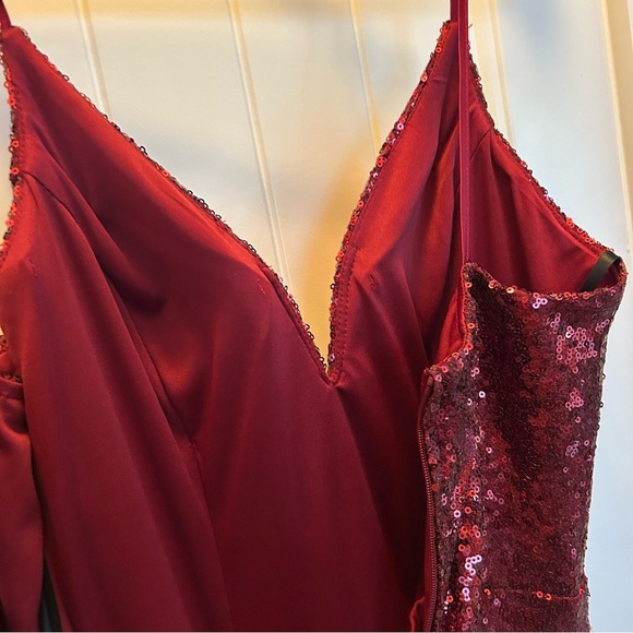 ✨ NWT B. Smart Burgundy Sequin Formal Gown – Junior’s Size 9/10 ✨ - Picture 10 of 10
